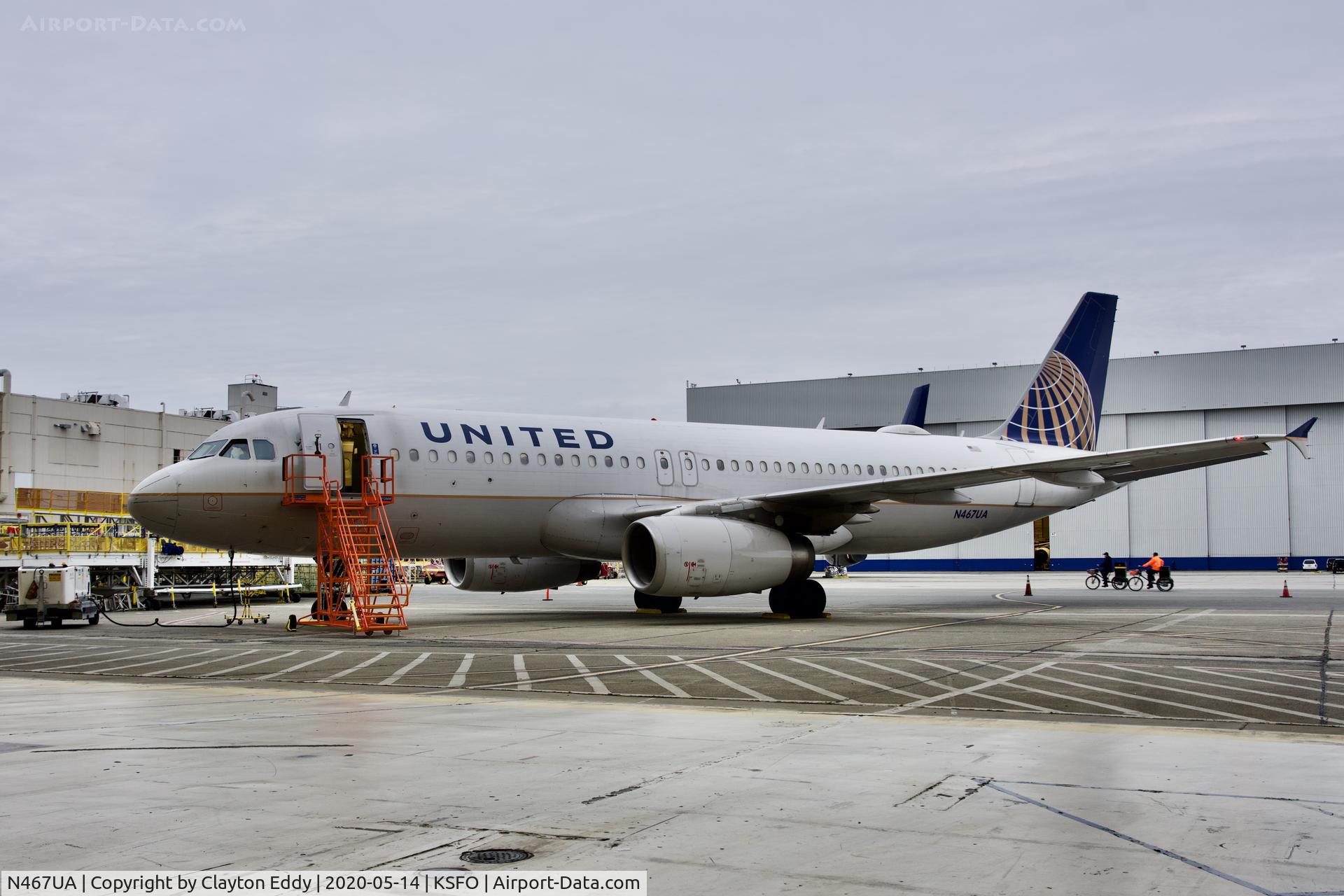 N467UA, 2000 Airbus A320-232 C/N 1359, SFO 2020.