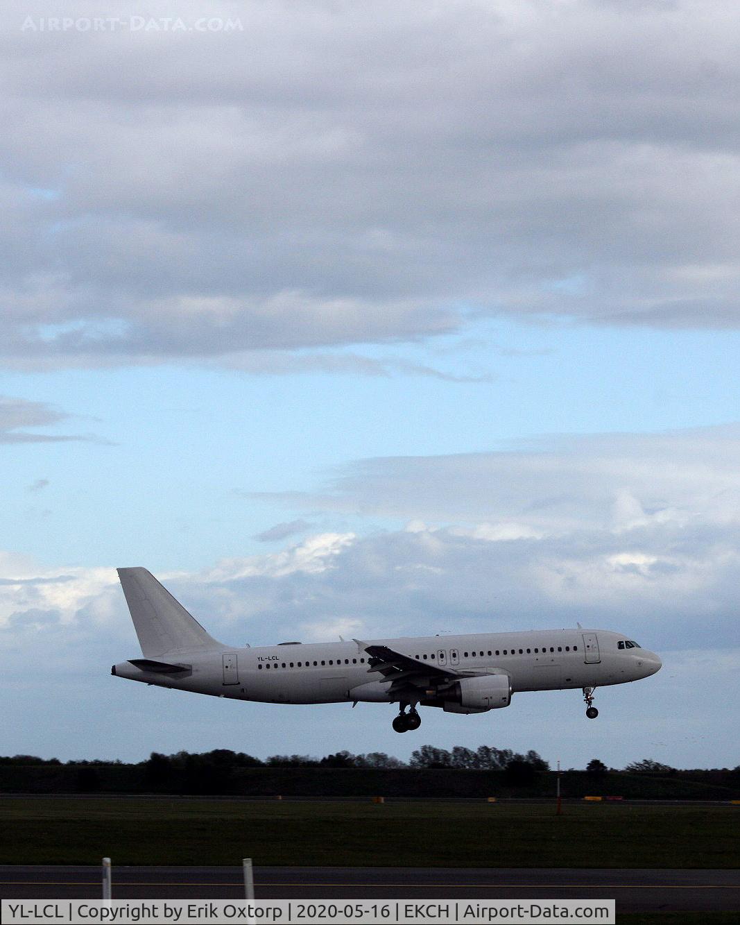 YL-LCL, 1995 Airbus A320-214 C/N 533, YL-LCL landing rw 22R