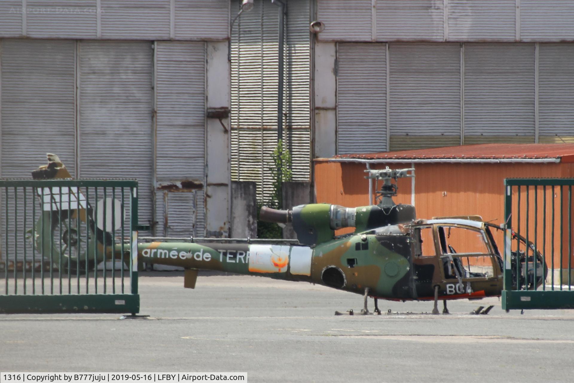 1316, Aérospatiale SA-341F Gazelle C/N 1316, at Dax