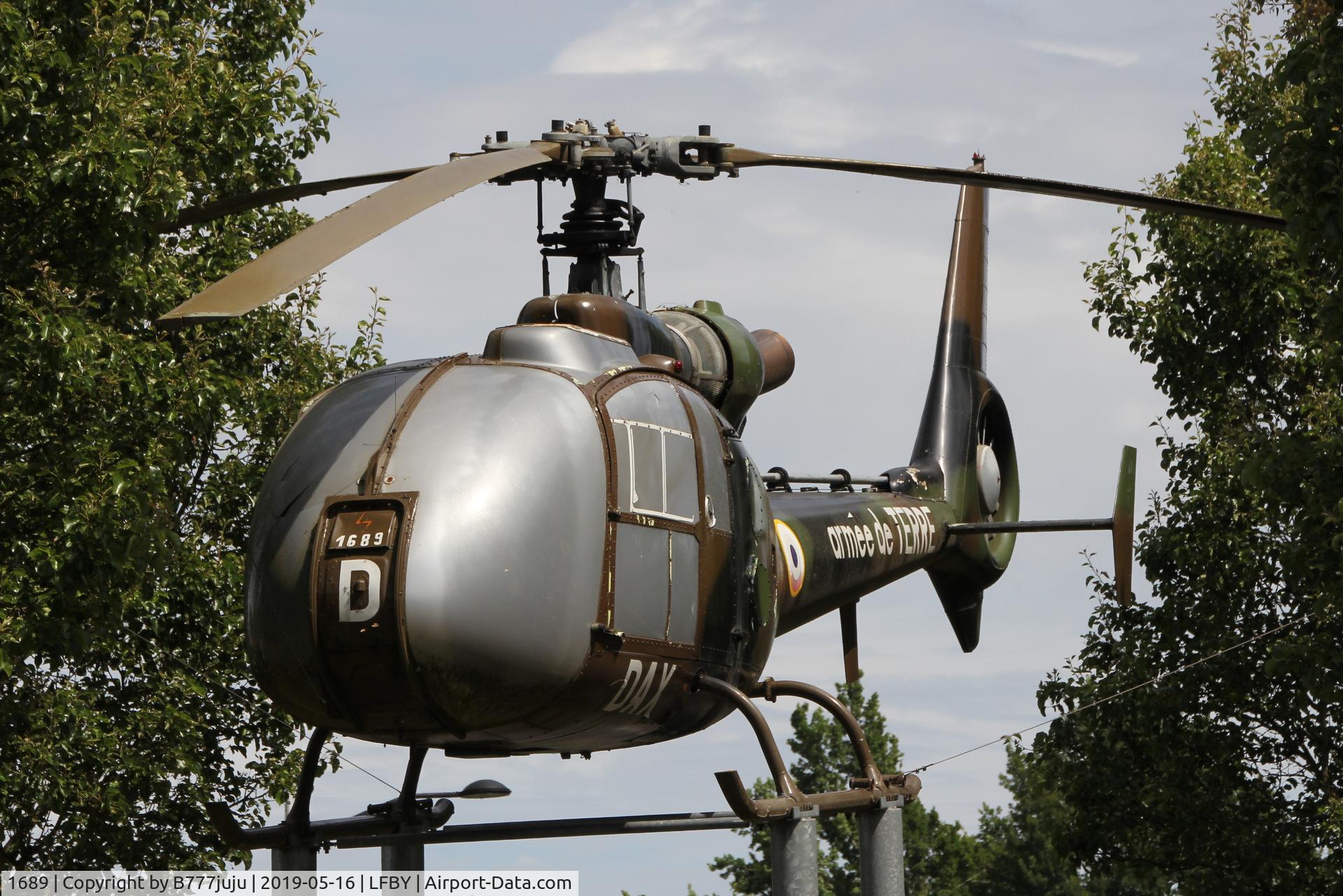 1689, Aérospatiale SA-341F Gazelle C/N 1689, at Dax