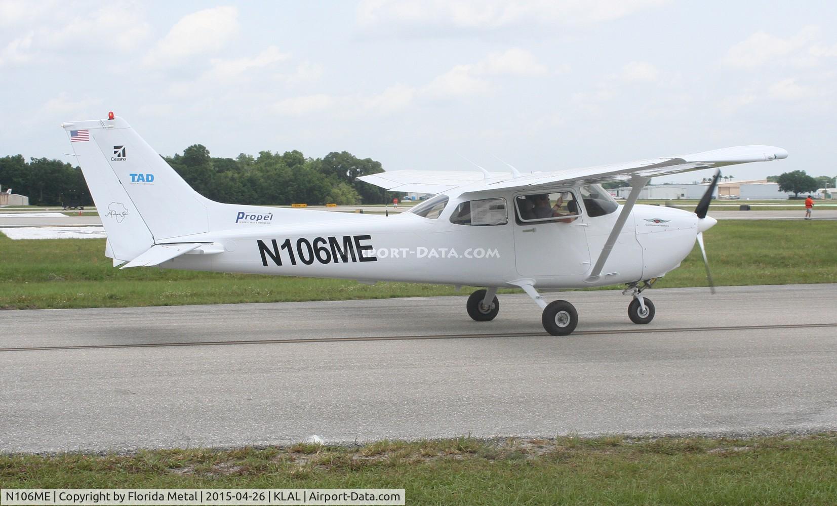 N106ME, 2000 Cessna 172S C/N 172S8479, SNF 2015
