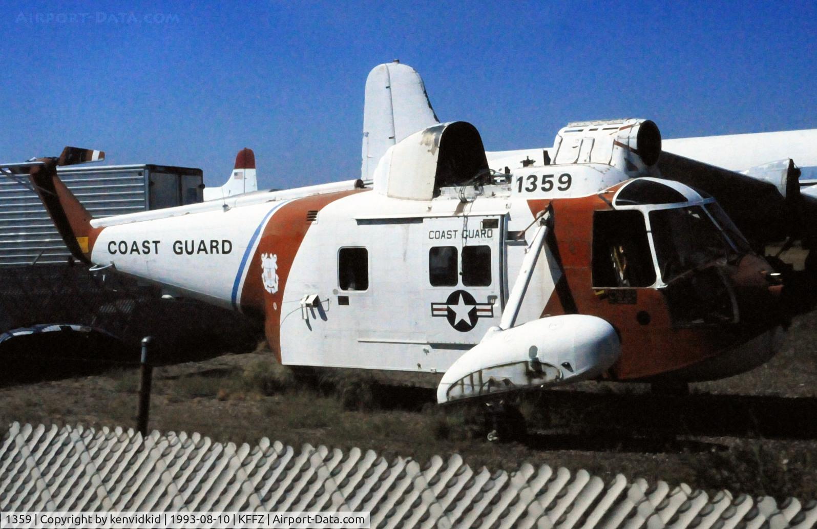 1359, Sikorsky HH-52A Sea Guard C/N 62.035, At Falcon Field.