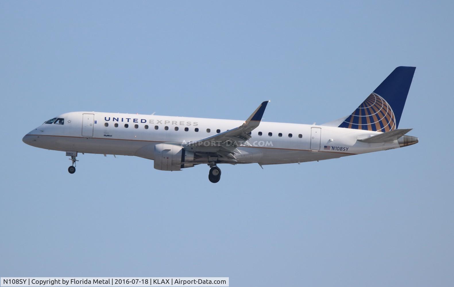 N108SY, 2014 Embraer 175LR (ERJ-170-200LR) C/N 17000401, LAX 2016