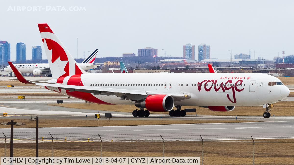 C-GHLV, 2001 Boeing 767-333 C/N 30852, Lining up runway 23
