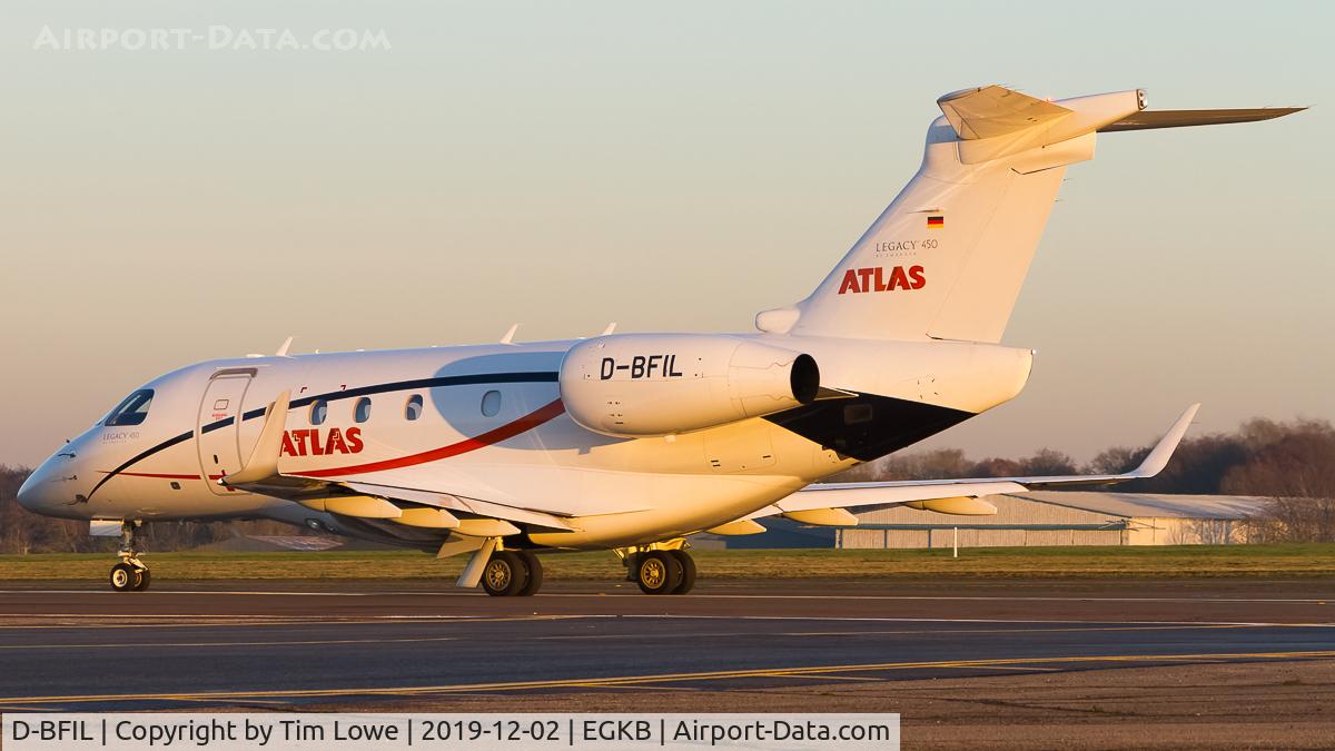 D-BFIL, 2016 Embraer EMB-545 Legacy 450 C/N 55010015, Departing runway 21