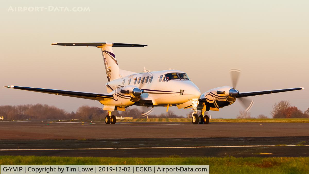 G-YVIP, 1988 Beech B200 King Air C/N BB-1306, Slowing down on runway 21.