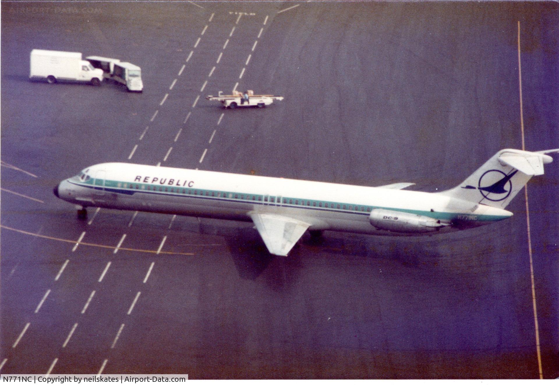 N771NC, 1978 McDonnell Douglas DC-9-51 C/N 47769, Republic - scanned from old photo