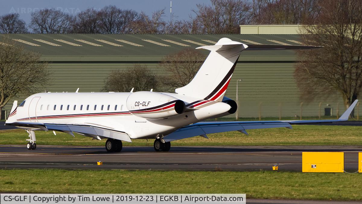 CS-GLF, 2015 Bombardier BD-700-1A10 Global 6000 C/N 9670, Taxiing to the Main Apron.