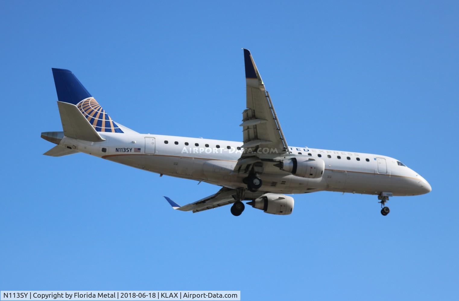 N113SY, 2014 Embraer 175LR (ERJ-170-200LR) C/N 17000407, LAX 2018