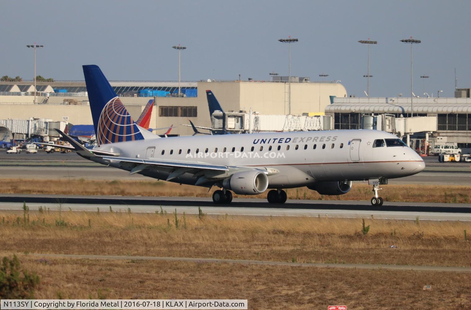 N113SY, 2014 Embraer 175LR (ERJ-170-200LR) C/N 17000407, LAX 2016