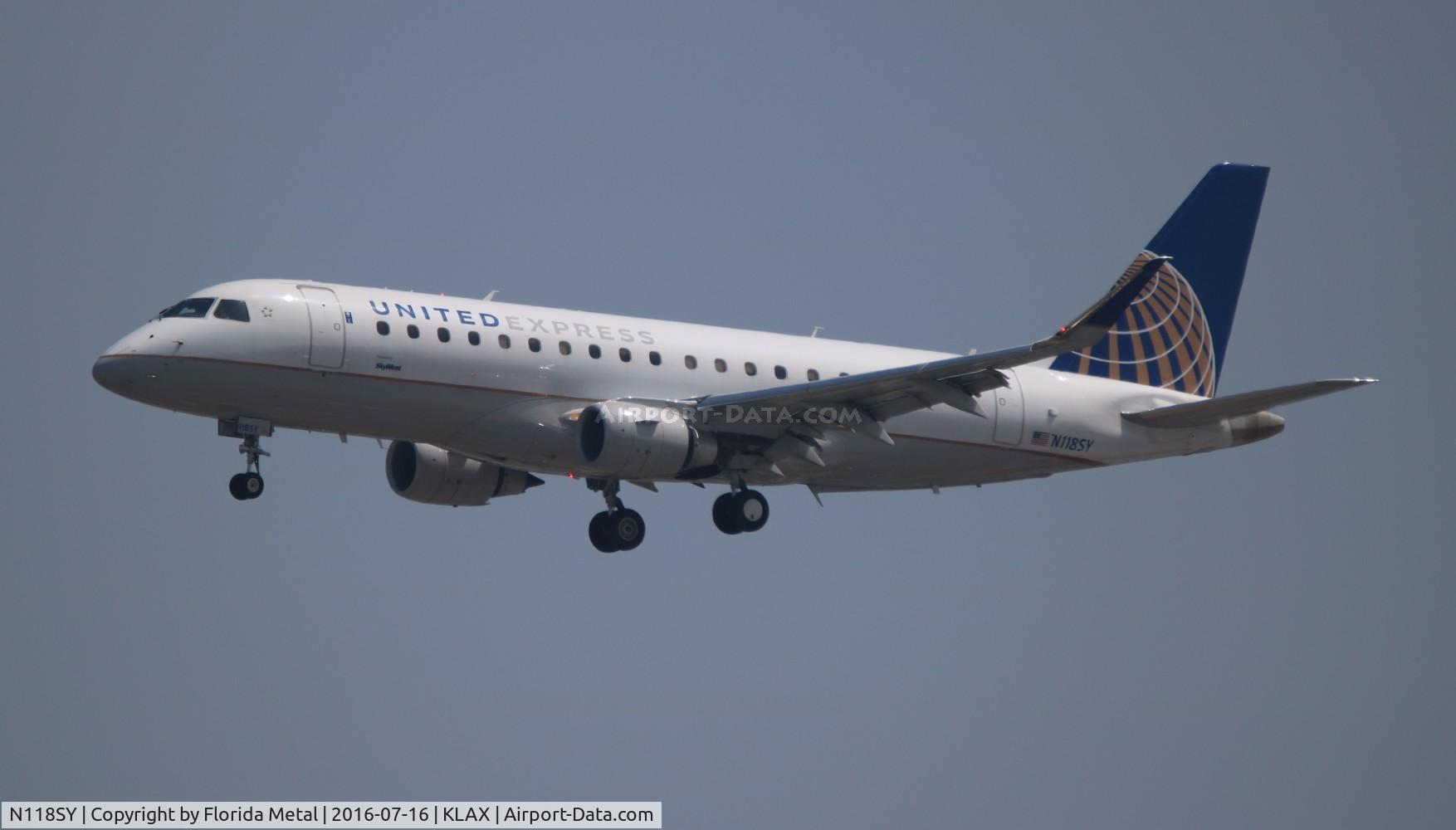 N118SY, 2014 Embraer 175LR (ERJ-170-200LR) C/N 17000420, LAX 2016