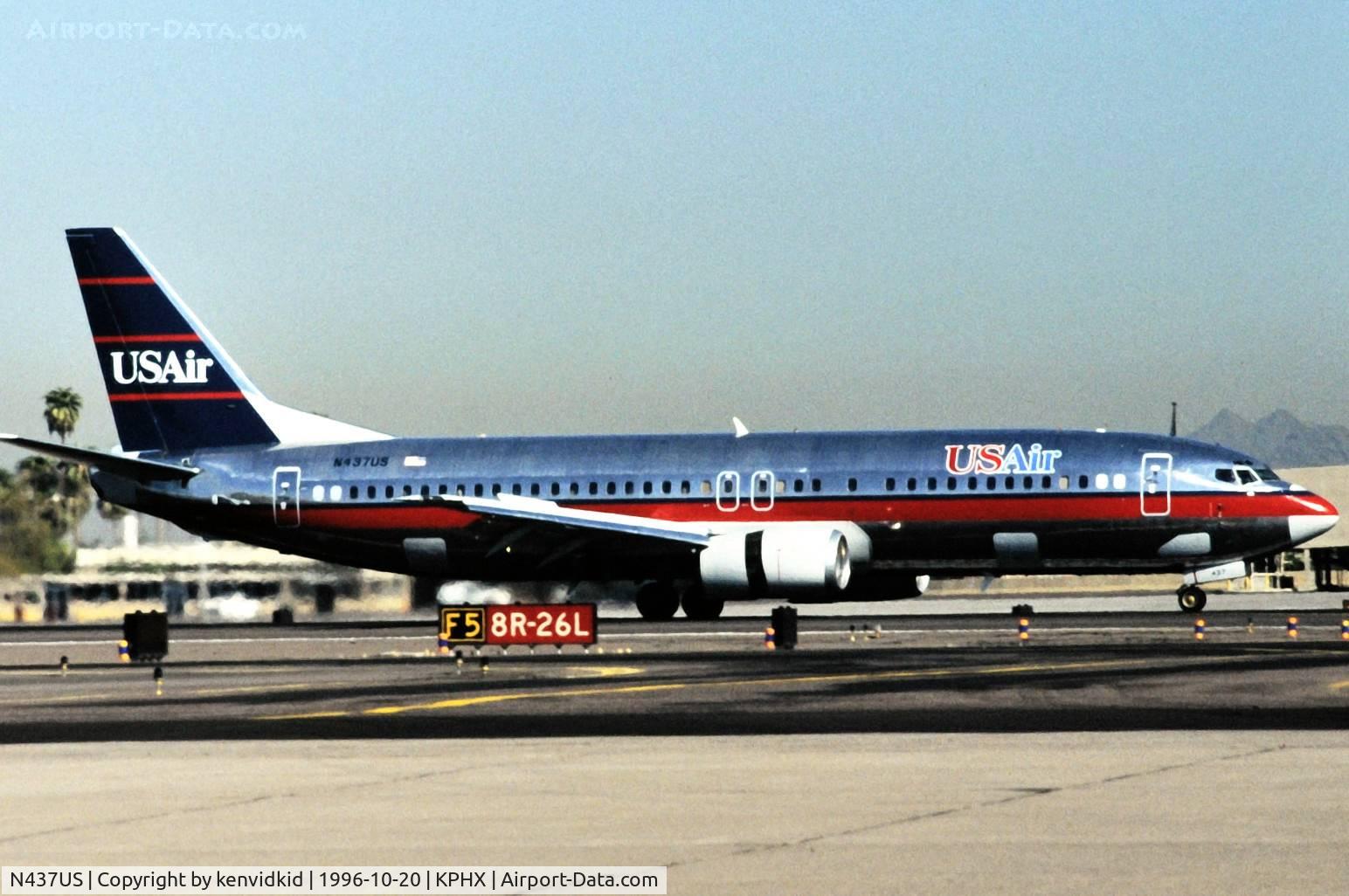 N437US, 1990 Boeing 737-4B7 C/N 24559, At Phoenix Sky Harbor.