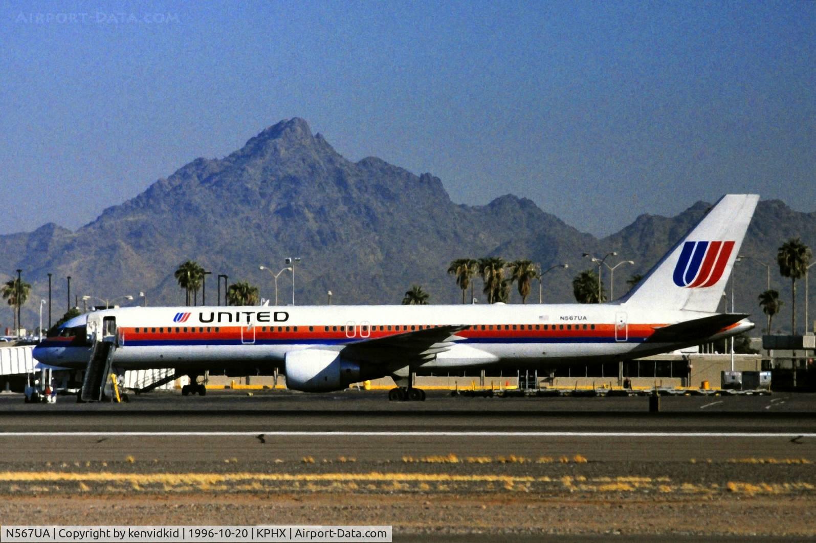 N567UA, 1992 Boeing 757-222 C/N 26673, At Phoenix Sky Harbor.