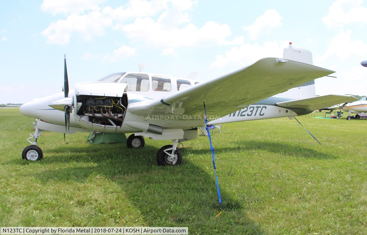 N123TC, 1963 Beech D50E Twin Bonanza C/N DH-339, OSH 2018