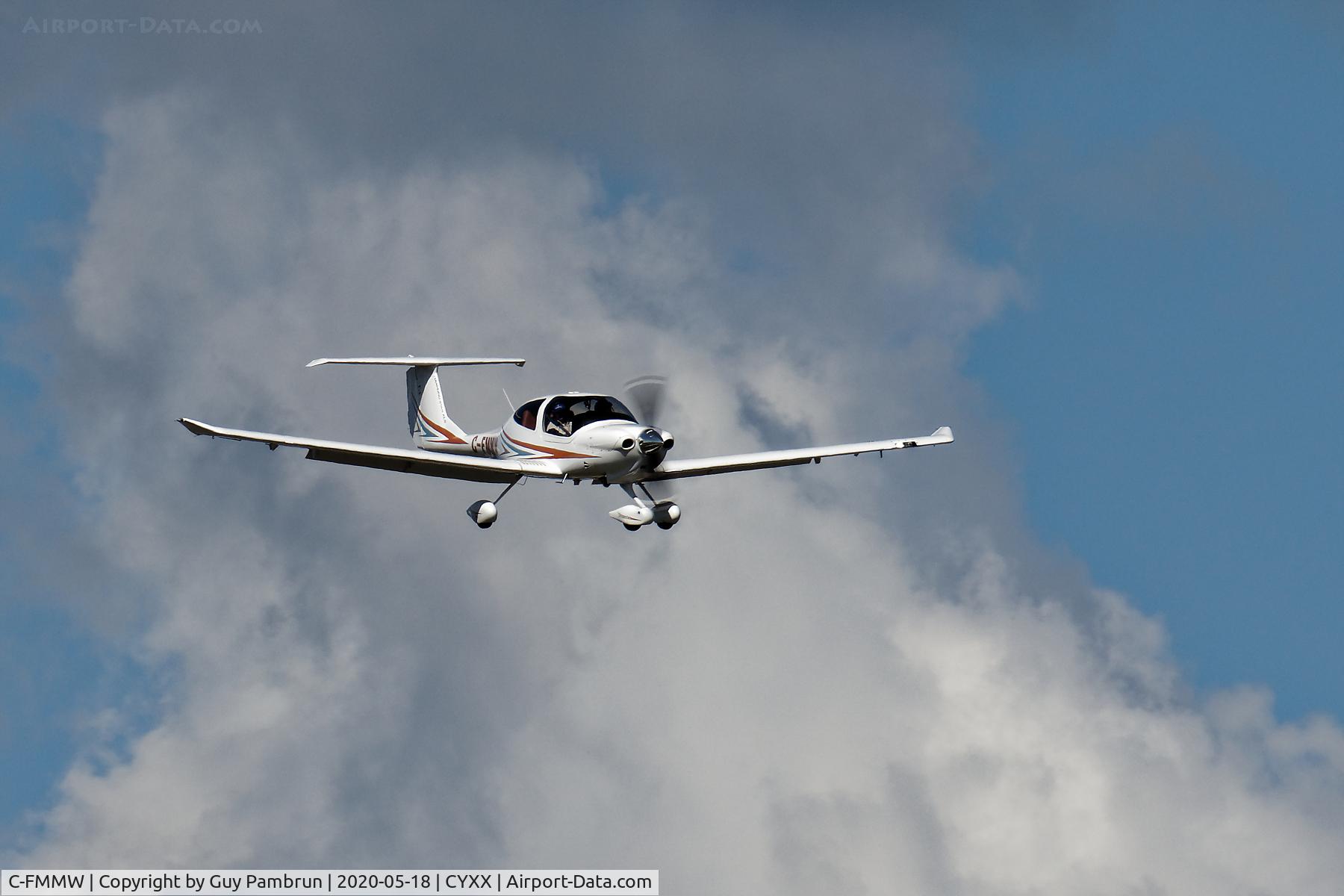 C-FMMW, 2013 Diamond DA-40 Diamond Star C/N 40.1131, Landing on 19 for pilot briefing and departure to take part in 
