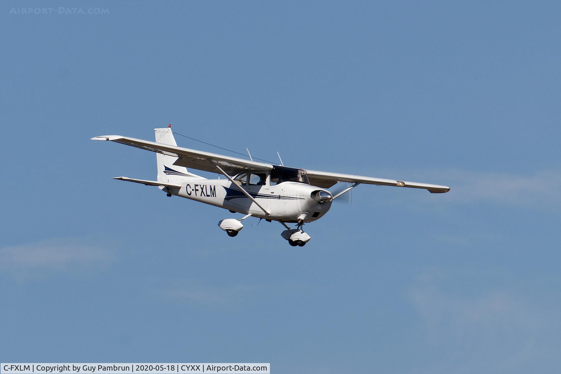 C-FXLM, 1968 Cessna 172I C/N 17256942, Landing on 19 for pilot briefing and departure to take part in 