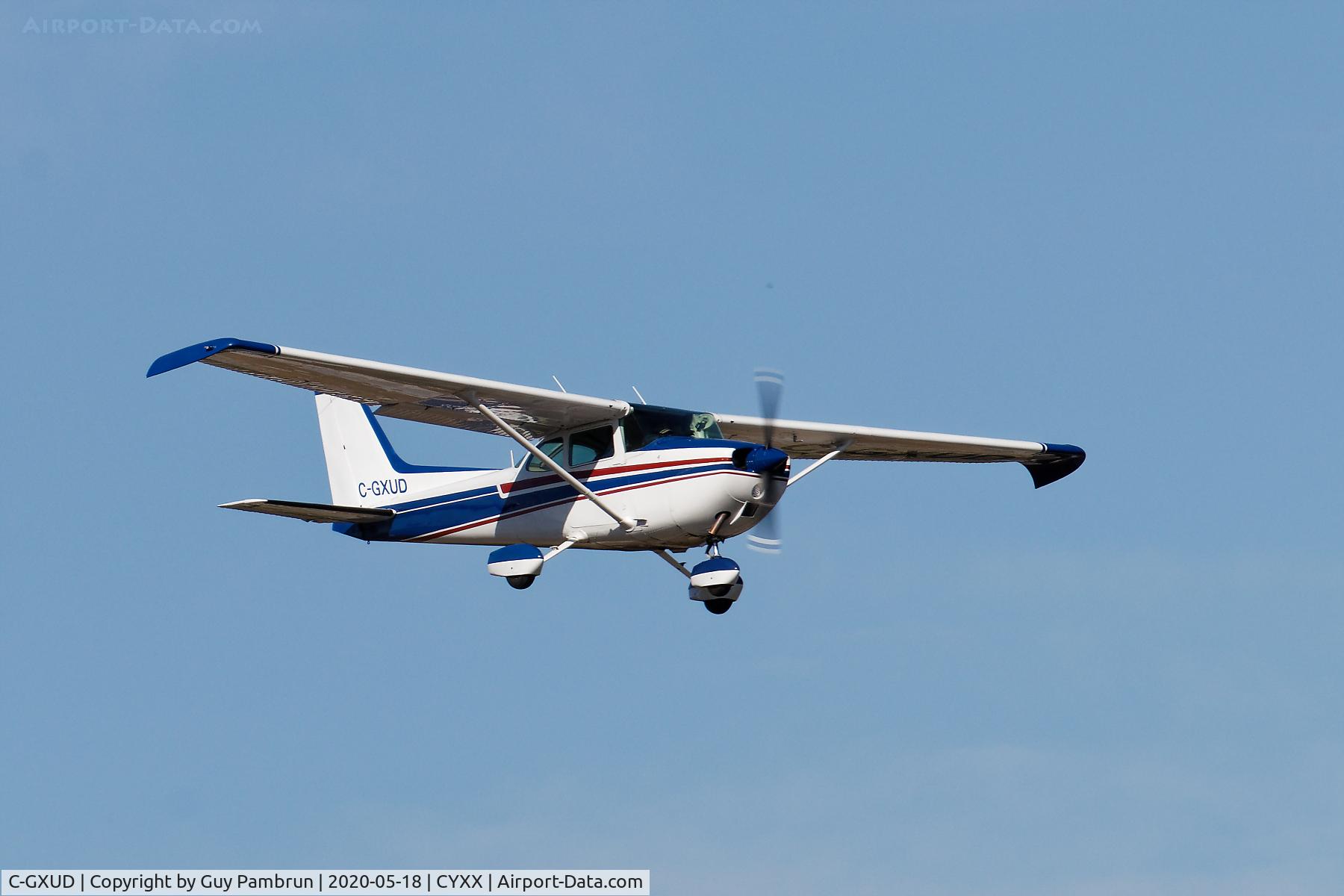 C-GXUD, 1974 Cessna 172M C/N 17262500, Landing on 19 for pilot briefing and departure to take part in 