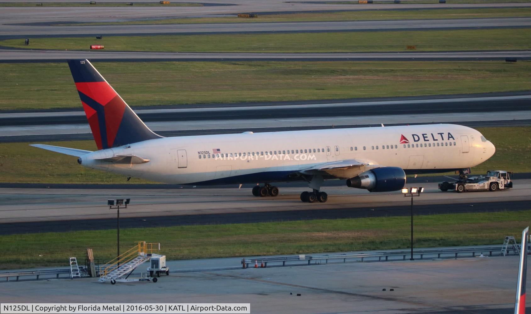 N125DL, 1988 Boeing 767-332 C/N 24075, ATL 2016