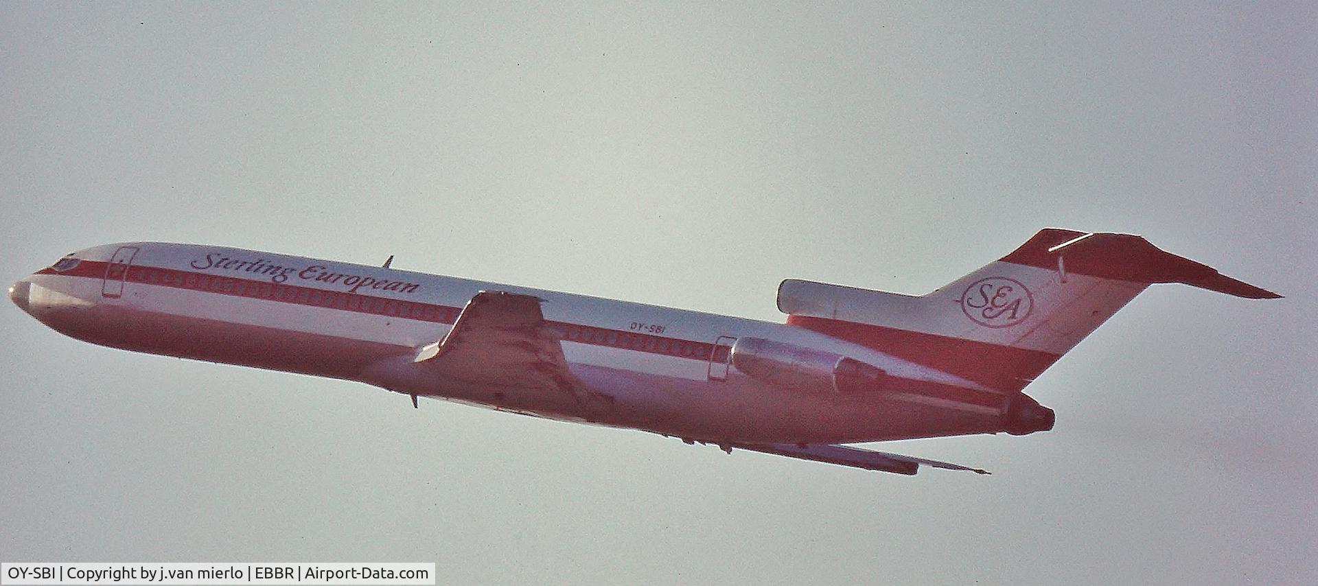 OY-SBI, 1983 Boeing 727-270 C/N 23052, T/O EBBR 25R and banking scan slide