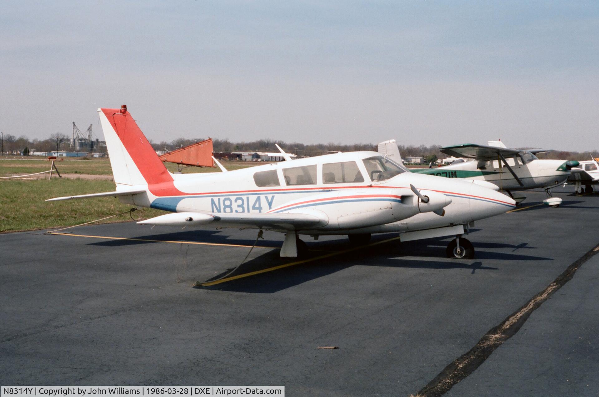 N8314Y, 1967 Piper PA-30 Twin Comanche C/N 30-1454, Dexter, MO 03/28/1986