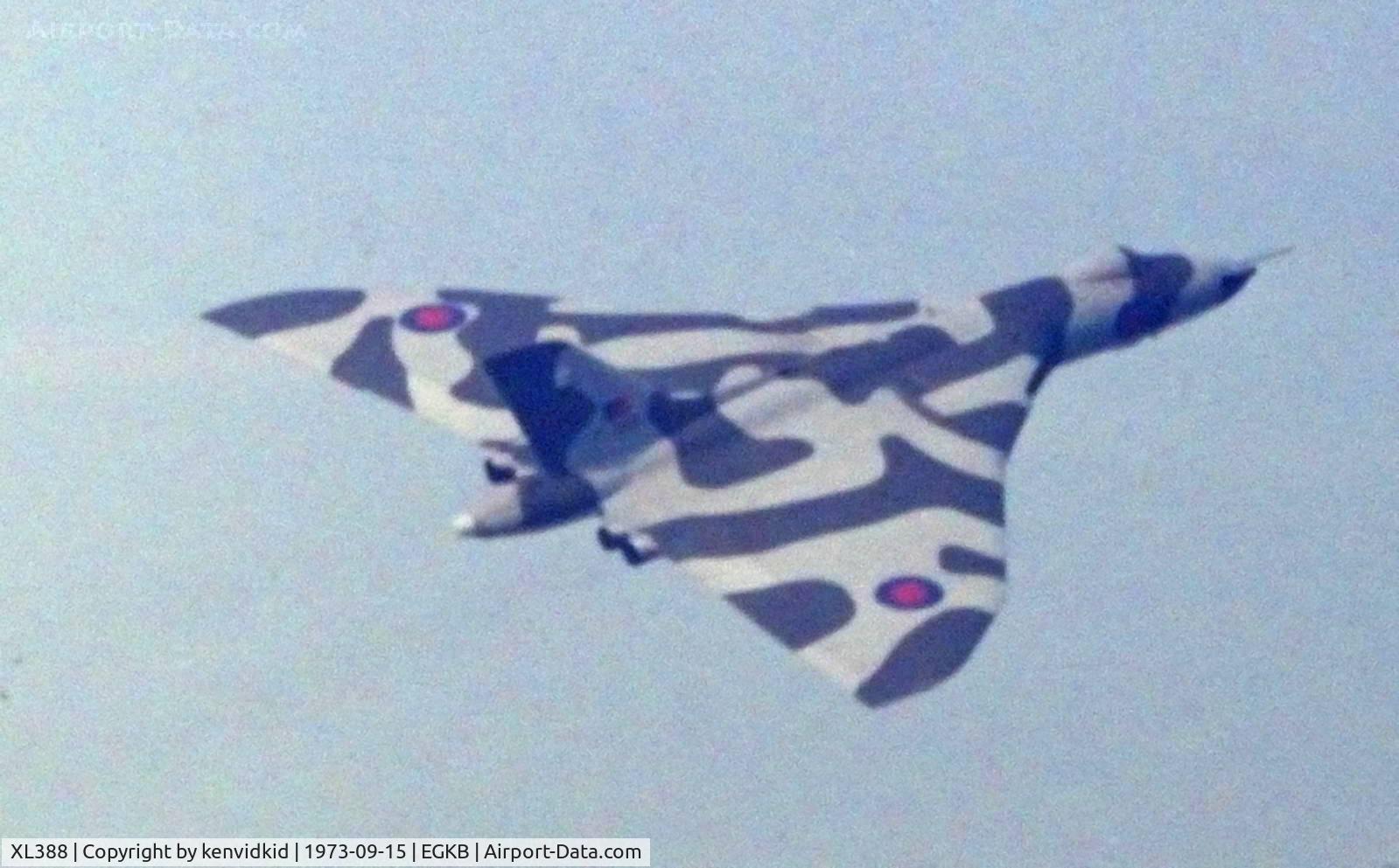 XL388, 1962 Avro Vulcan B.2 C/N Set 38, At the 1973 Battle of Britain air show Biggin Hill.
Scanned from slide.