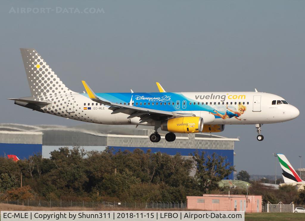 EC-MLE, 2016 Airbus A320-232 C/N 7109, Landing rwy 14R in Disneyland c/s