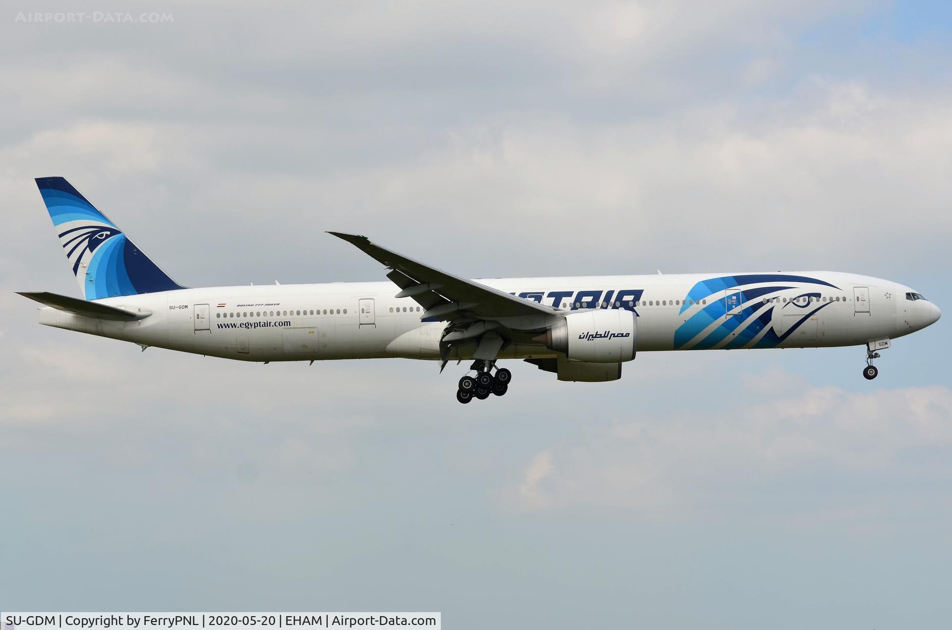SU-GDM, 2010 Boeing 777-36N/ER C/N 38285, Egyptair B773 landing in AMS
