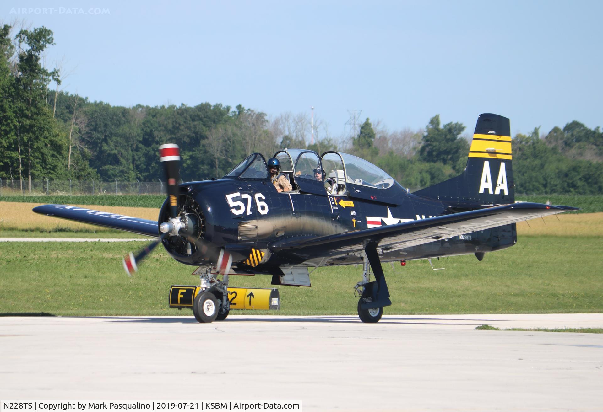 N228TS, 1954 North American T-28D Trojan C/N 200-422, North American T-28D