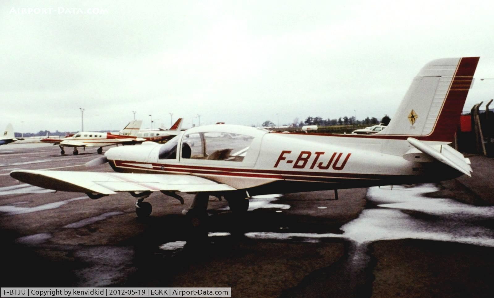 F-BTJU, Socata MS-892A Commodore 150 C/N 11948, Early 1970's, pre satellite and north terminals.