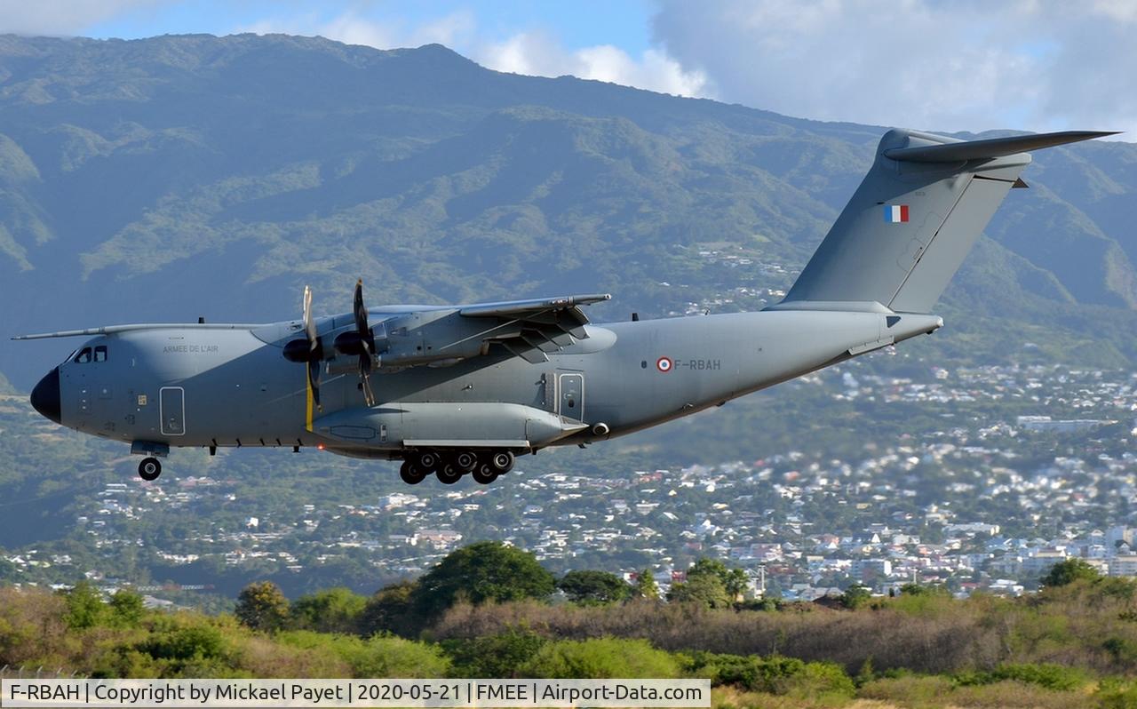 F-RBAH, 2015 Airbus A400M Atlas C/N 031, Landing rwy 14