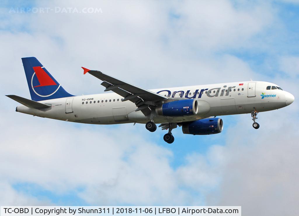 TC-OBD, 1995 Airbus A320-211 C/N 455, Landing rwy 14R... Additional 'Kemer' titles