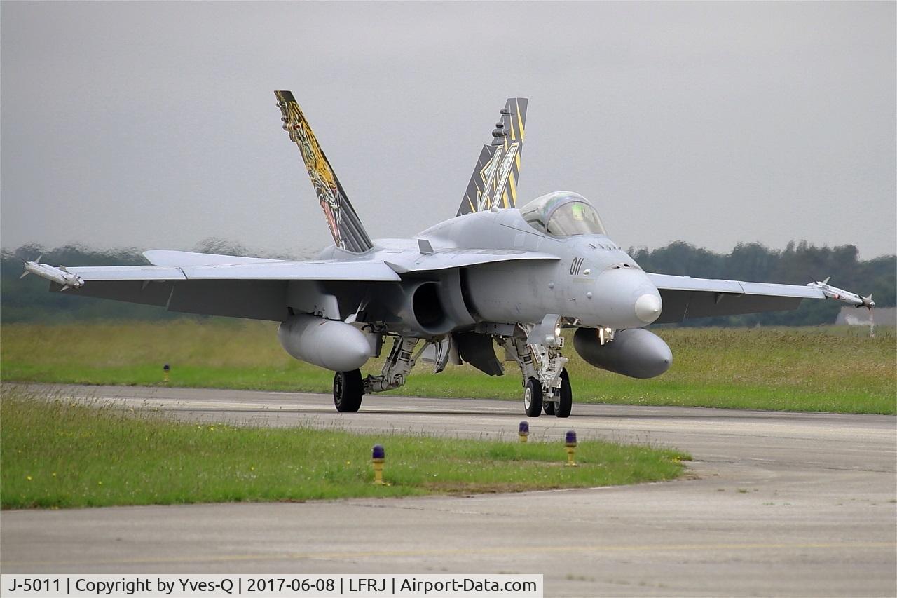 J-5011, McDonnell Douglas F/A-18C Hornet C/N 1351, McDonnell Douglas FA-18C Hornet, Taxiing to flight line, Landivisiau Naval Air Base (LFRJ) Tiger Meet 2017