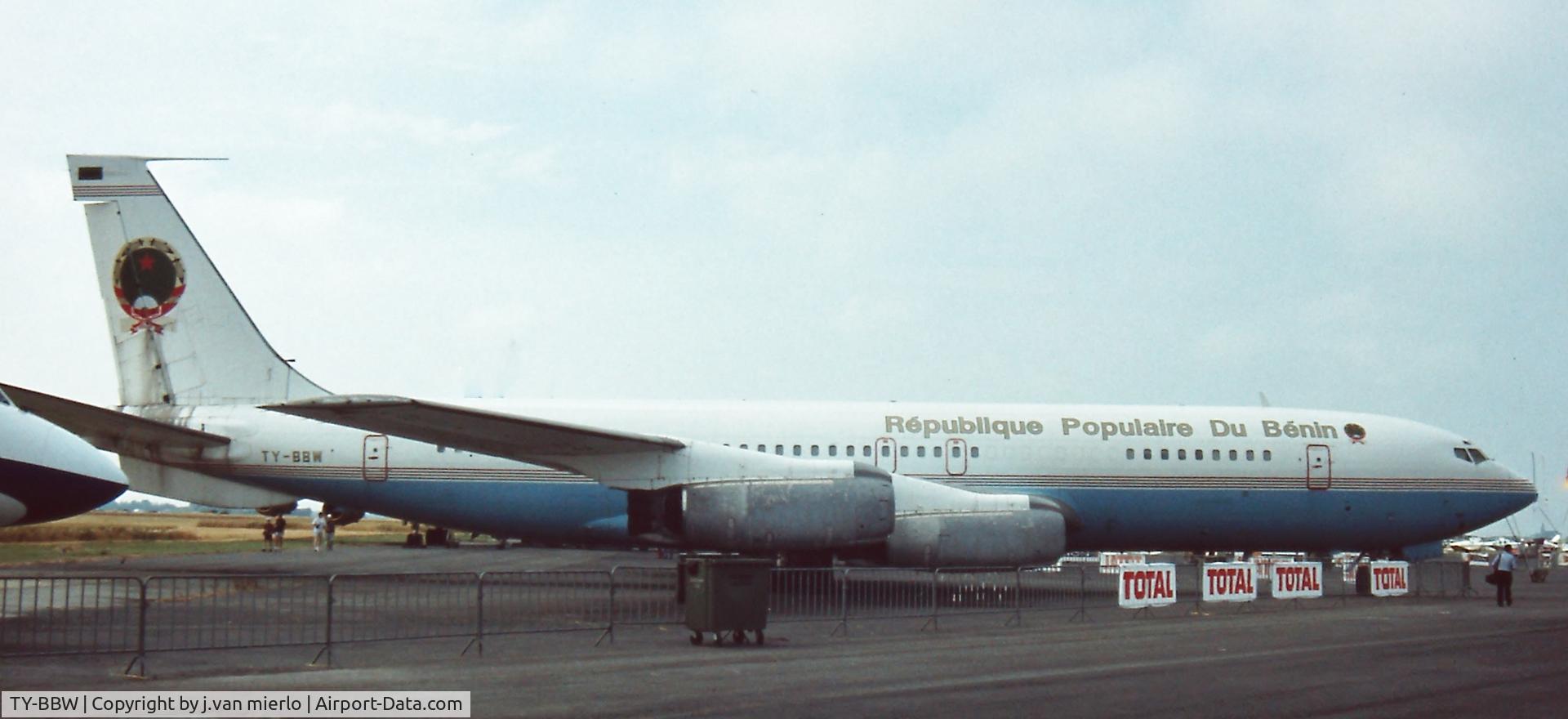 TY-BBW, 1961 Boeing 707-321 C/N 18084, scan slide