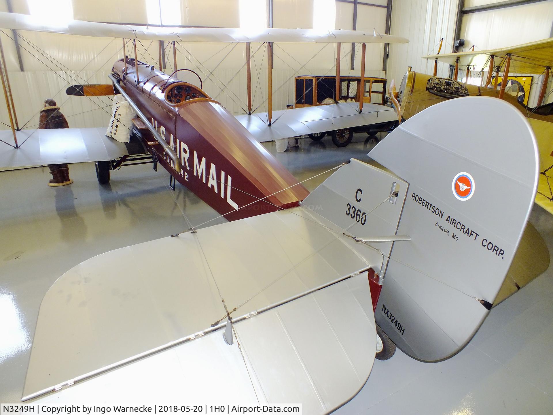 N3249H, 2006 Crawford J H DH-4M2A C/N 3, Airco / De Havilland D.H.4M2A, rebuilt by J.H. Crawford with a Ford-engine in 2006 at the Aircraft Restoration Museum at Creve Coeur airfield, Maryland Heights MO