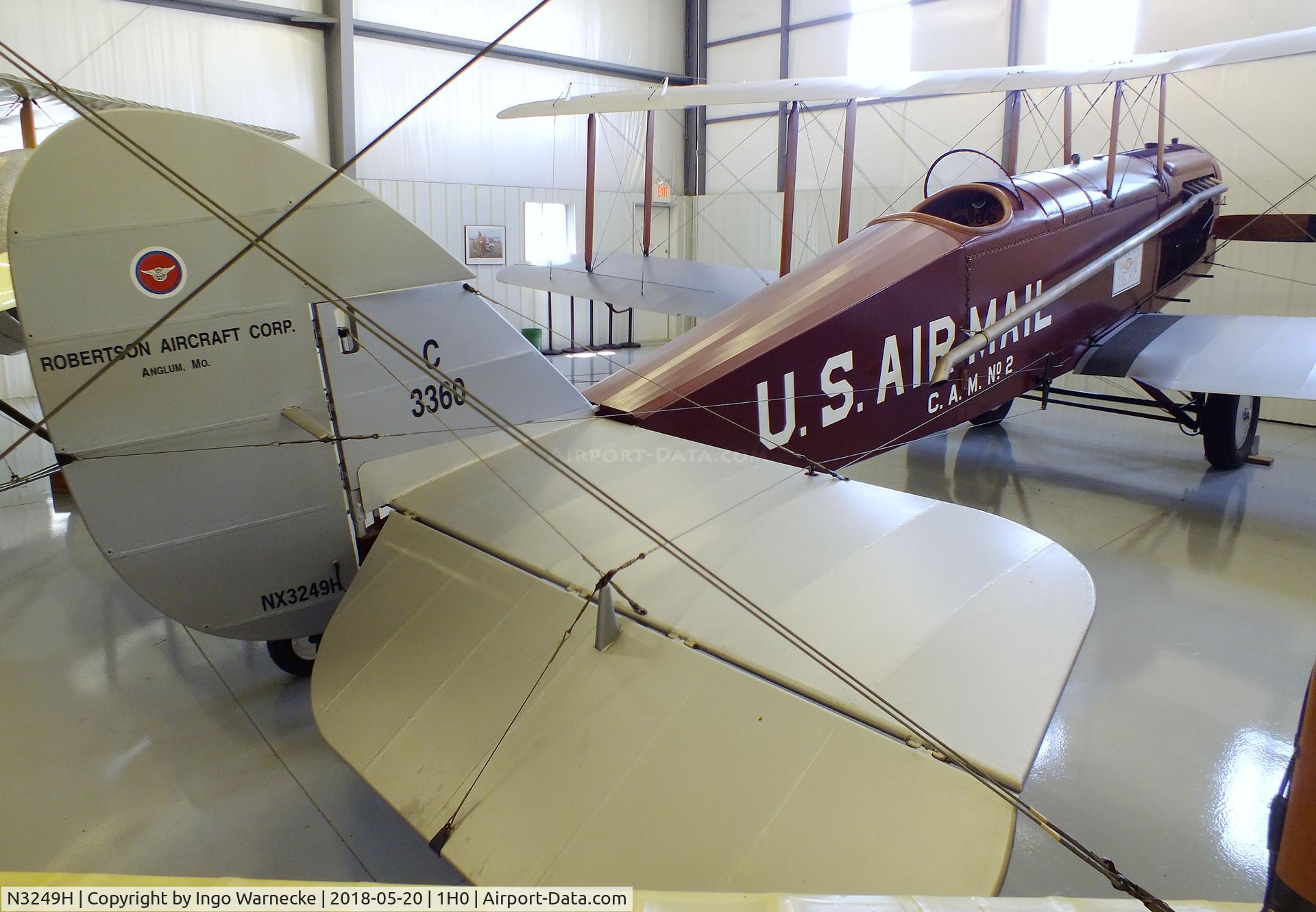 N3249H, 2006 Crawford J H DH-4M2A C/N 3, Airco / De Havilland D.H.4M2A, rebuilt by J.H. Crawford with a Ford-engine in 2006 at the Aircraft Restoration Museum at Creve Coeur airfield, Maryland Heights MO
