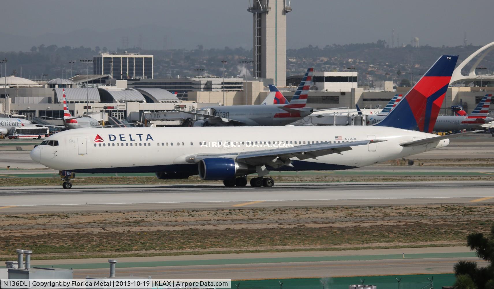 N136DL, 1991 Boeing 767-332 C/N 25146, LAX 2015