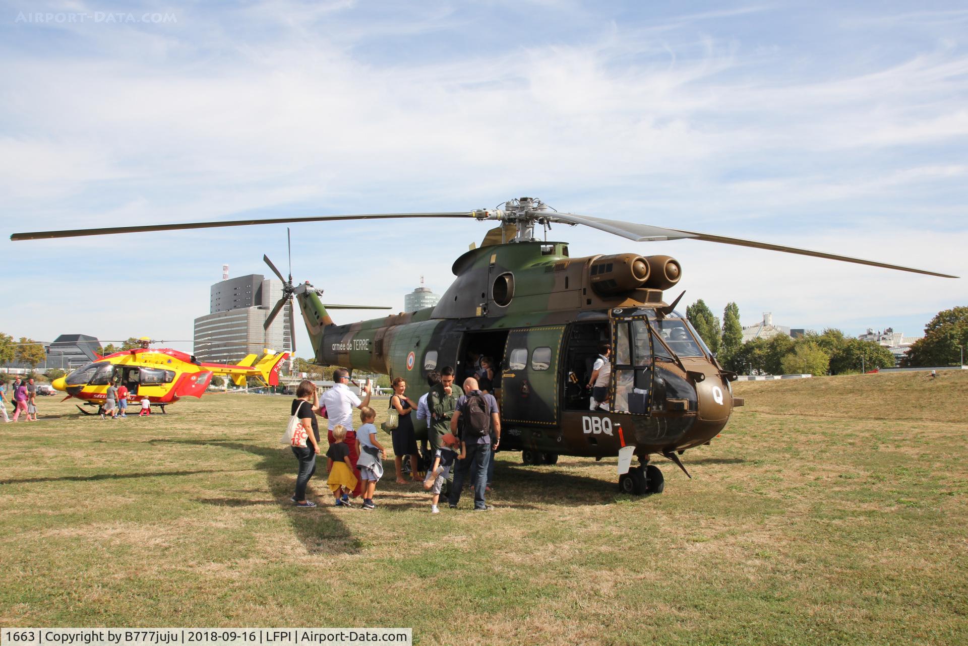 1663, Aérospatiale SA-330B Puma C/N 1663, at Issy-les-Moulineaux