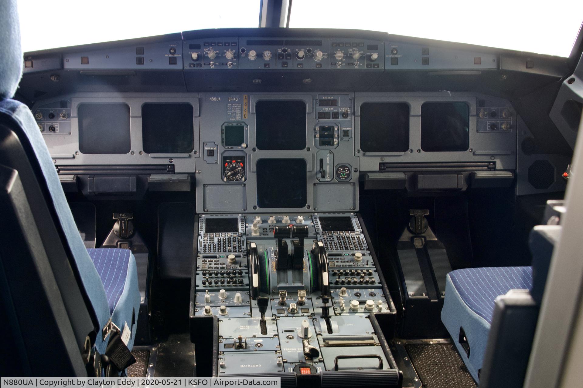 N880UA, 2005 Airbus A319-132 C/N 2426, SFO 2020.