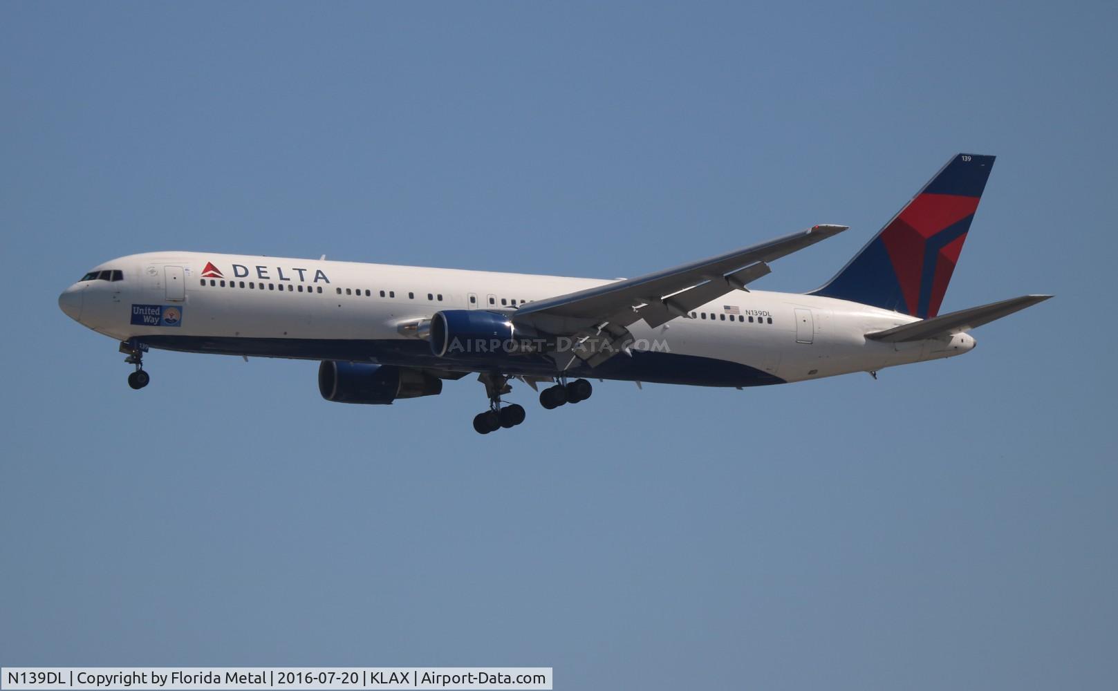N139DL, 1992 Boeing 767-332 C/N 25984, LAX 2016