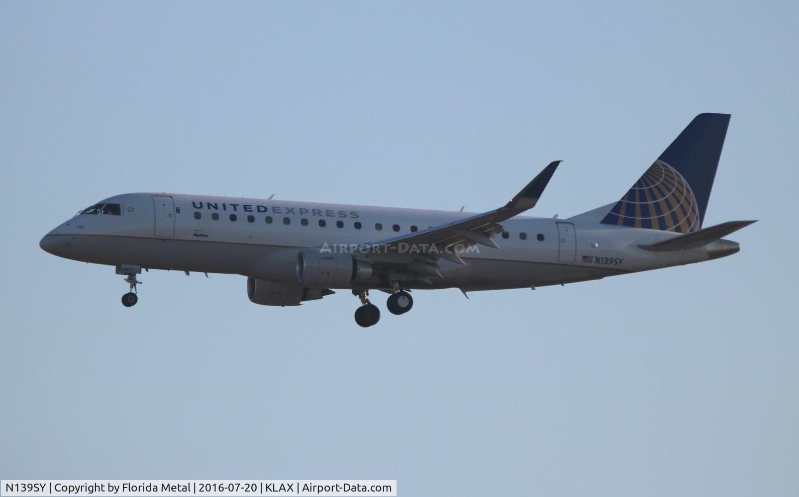 N139SY, 2015 Embraer 175LR (ERJ-170-200LR) C/N 17000468, LAX 2016