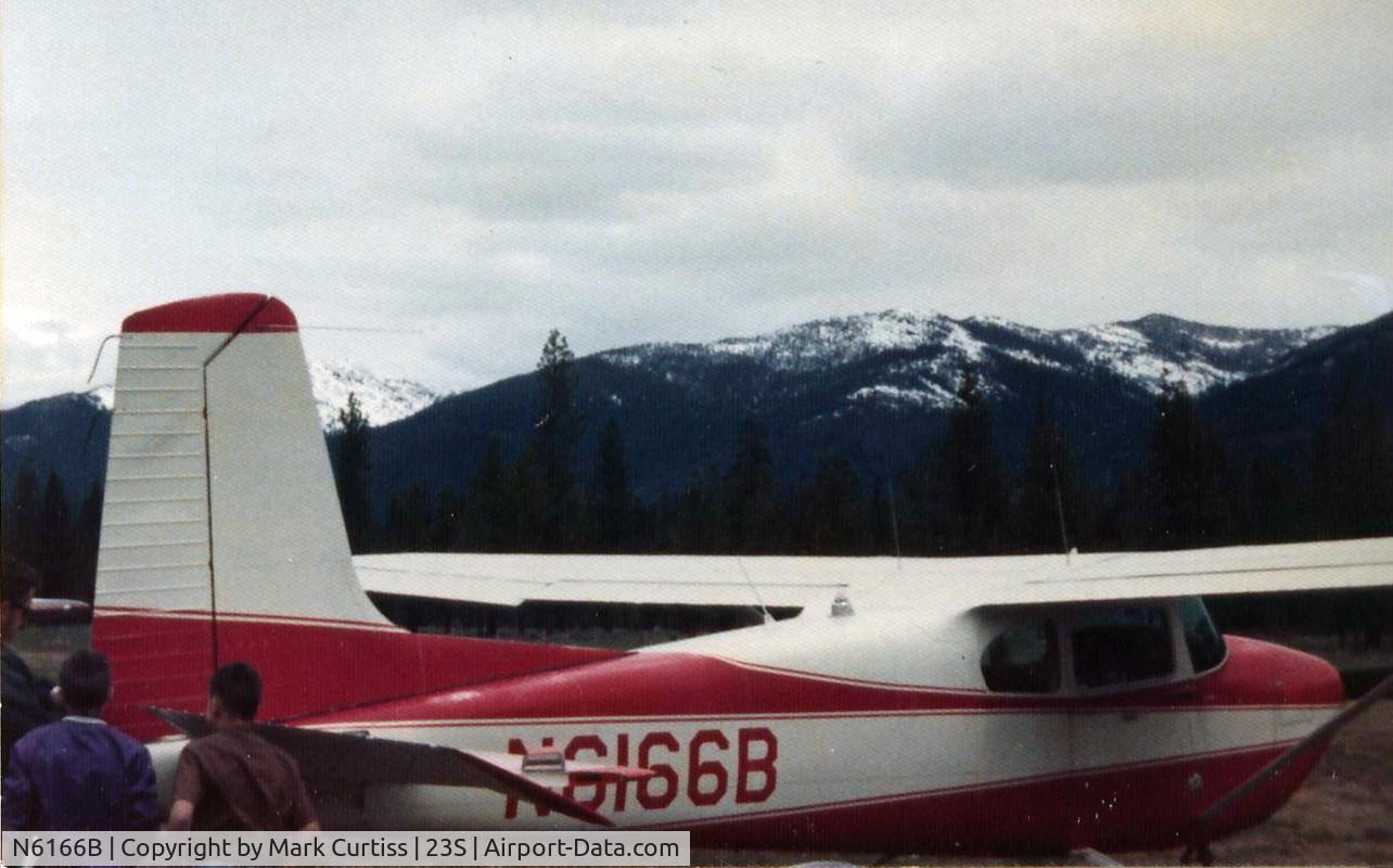 N6166B, Cessna 182 Skylane C/N 34166, Another one of Dad's 182 around 1975