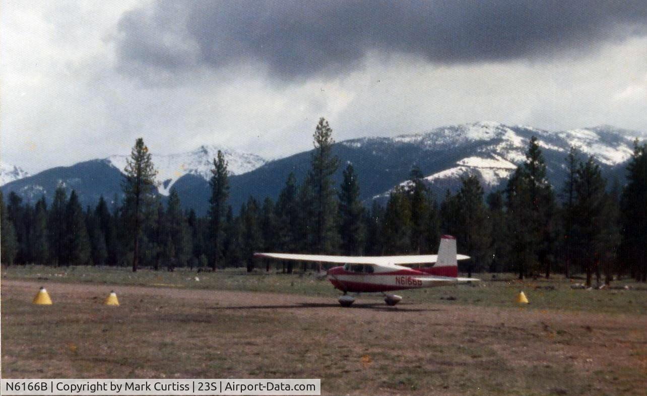 N6166B, Cessna 182 Skylane C/N 34166, Another shot