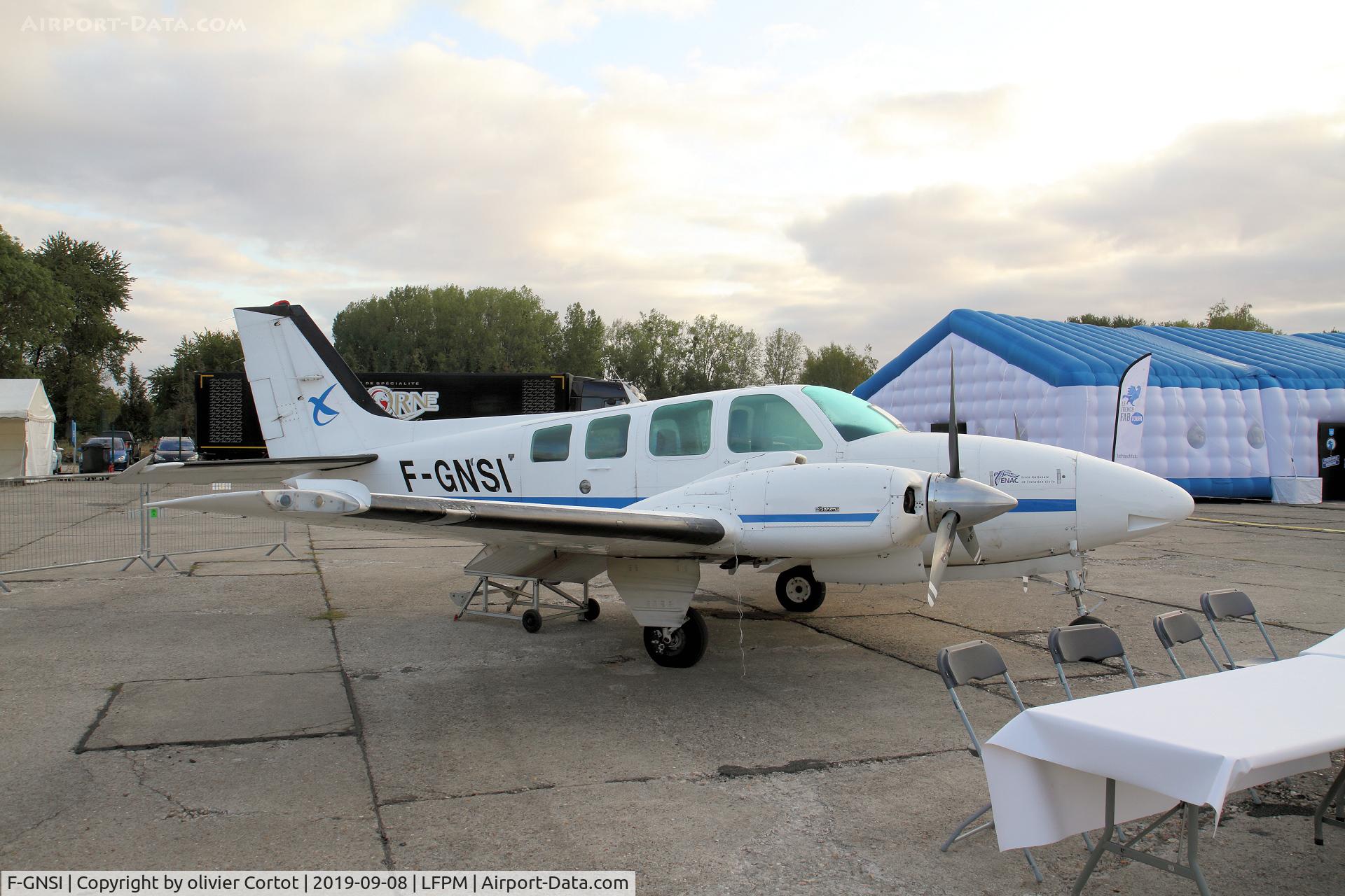 F-GNSI, Beech 58 Baron C/N TH-1510, 2019 Melun airshow