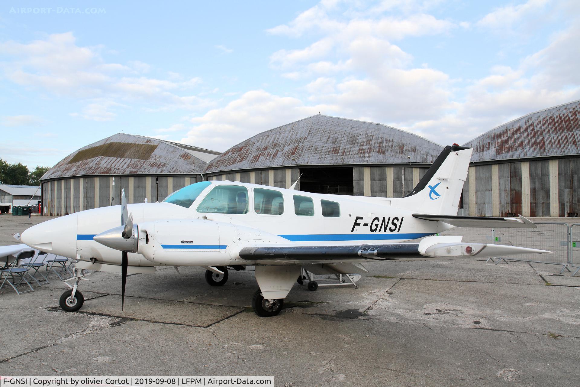 F-GNSI, Beech 58 Baron C/N TH-1510, 2019 Melun airshow