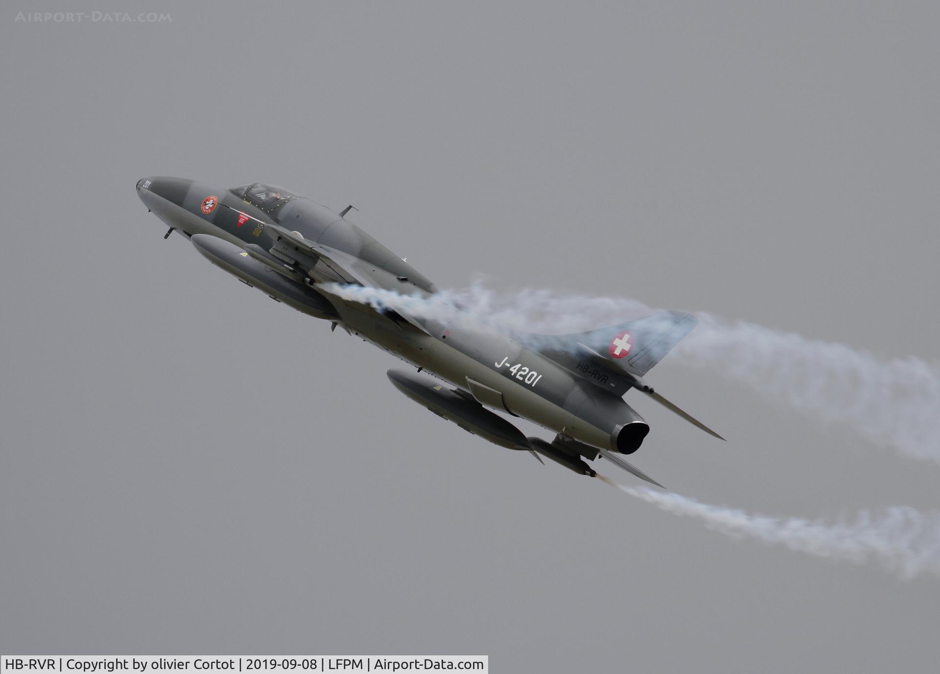 HB-RVR, 1955 Hawker Hunter T.68 C/N 41H-670806, 2019 Melun airshow