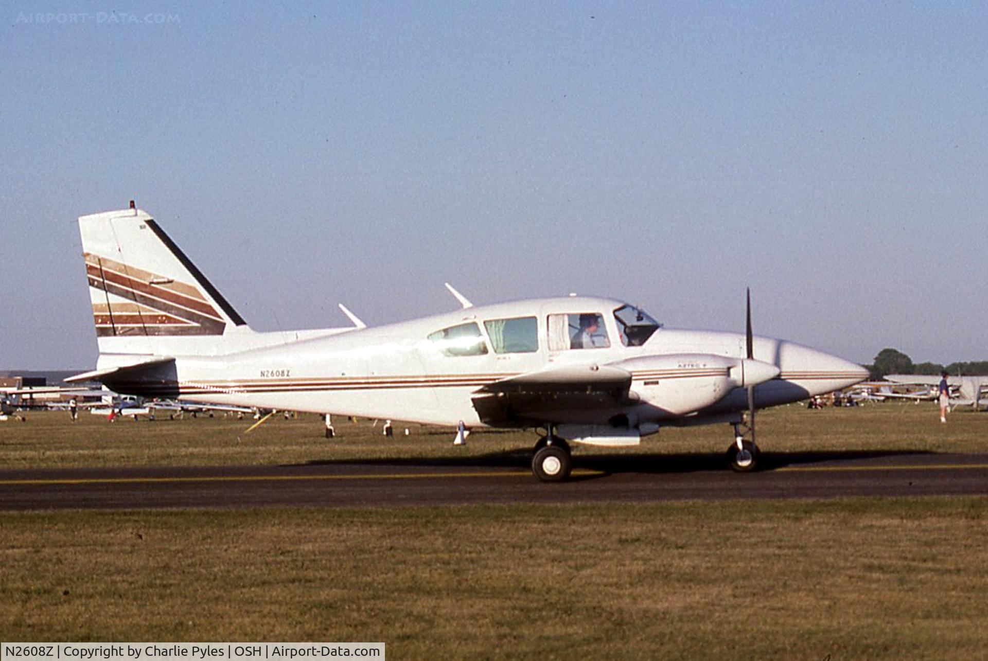 N2608Z, 1981 Piper PA-23-250 C/N 27-8154015, Evening arrival