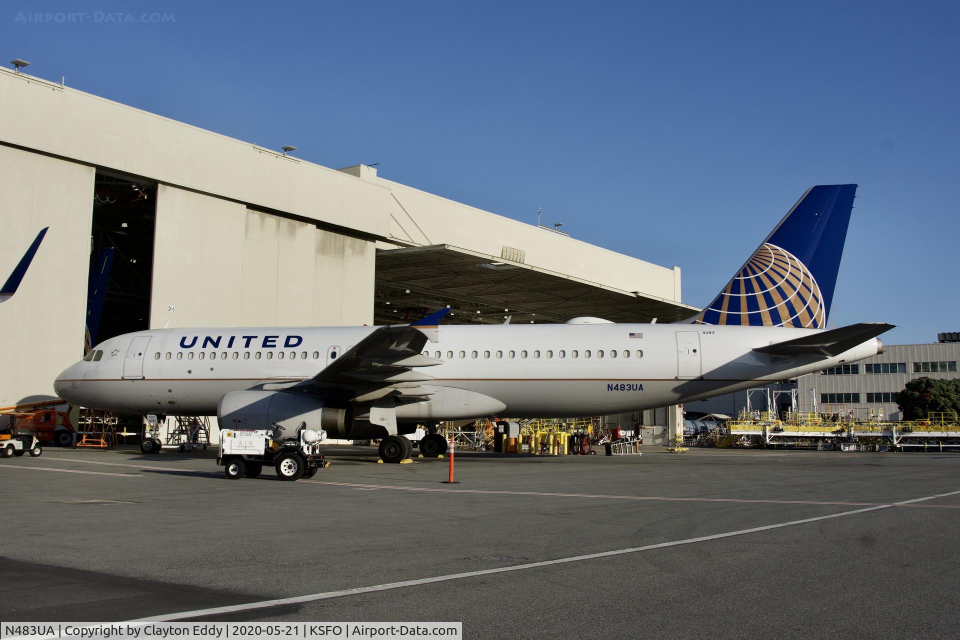 N483UA, 2001 Airbus A320-232 C/N 1586, SFO 2020.