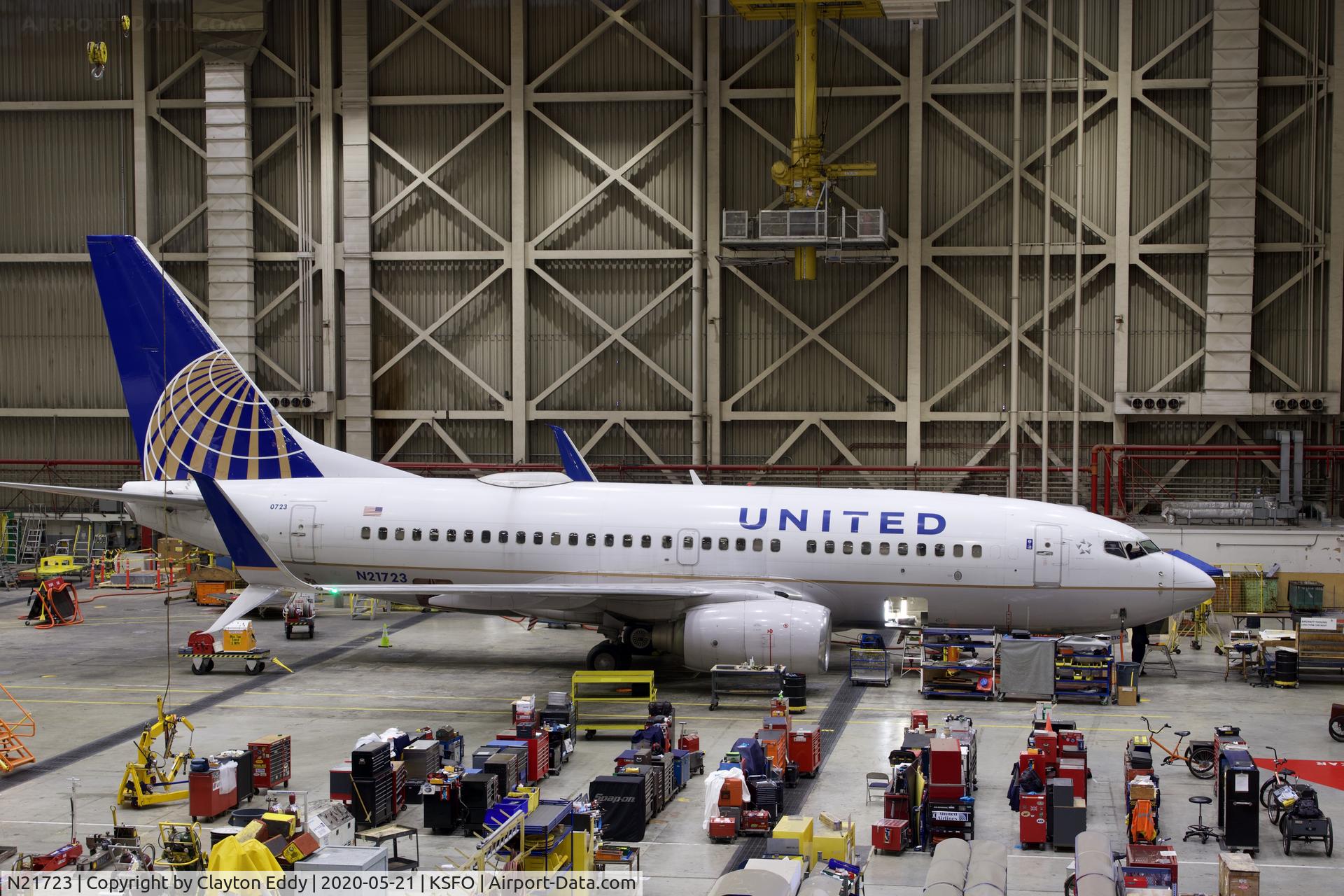 N21723, 1999 Boeing 737-724 C/N 28790, SFO 2020.
