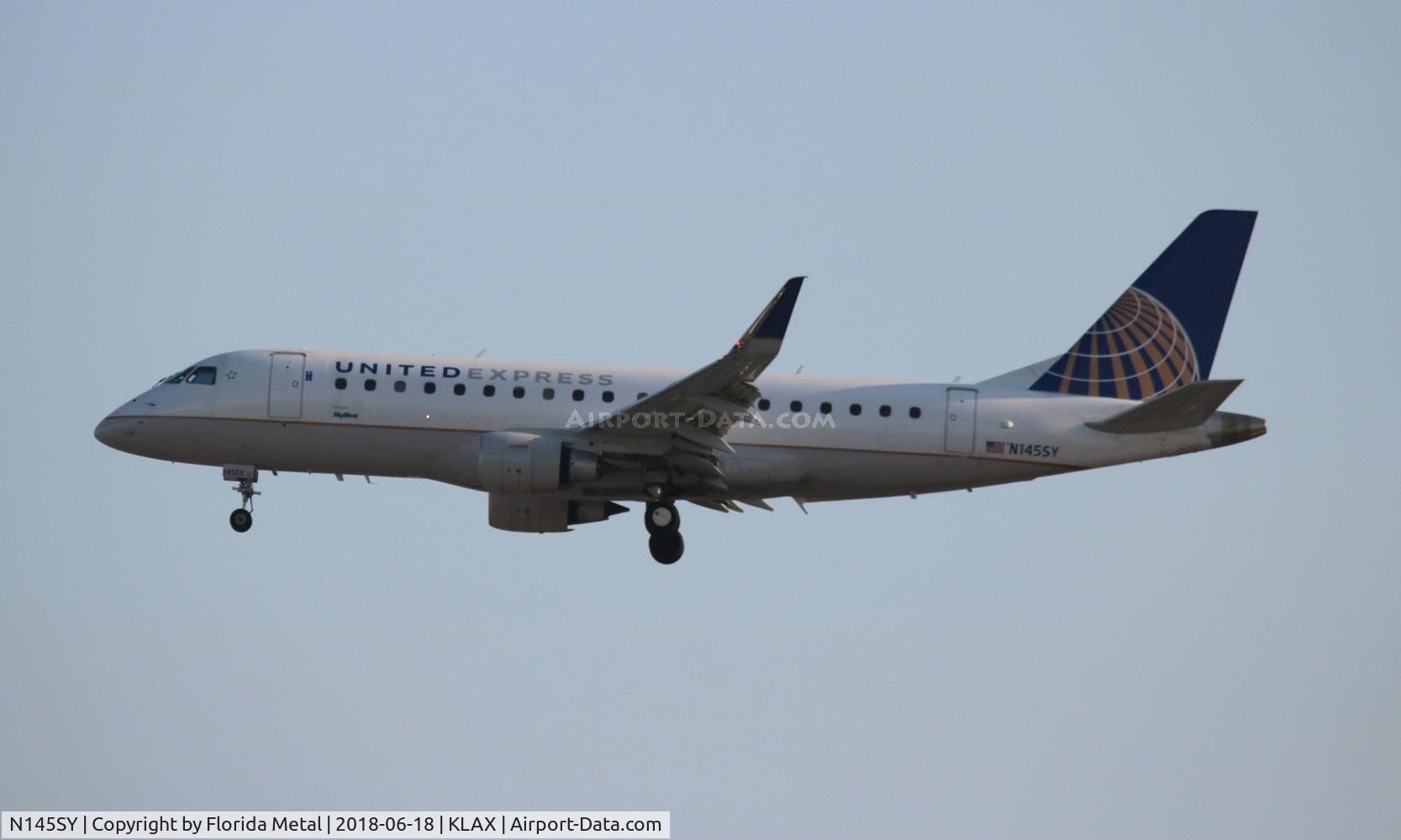 N145SY, 2015 Embraer 175LR (ERJ-170-200LR) C/N 17000484, LAX 2018