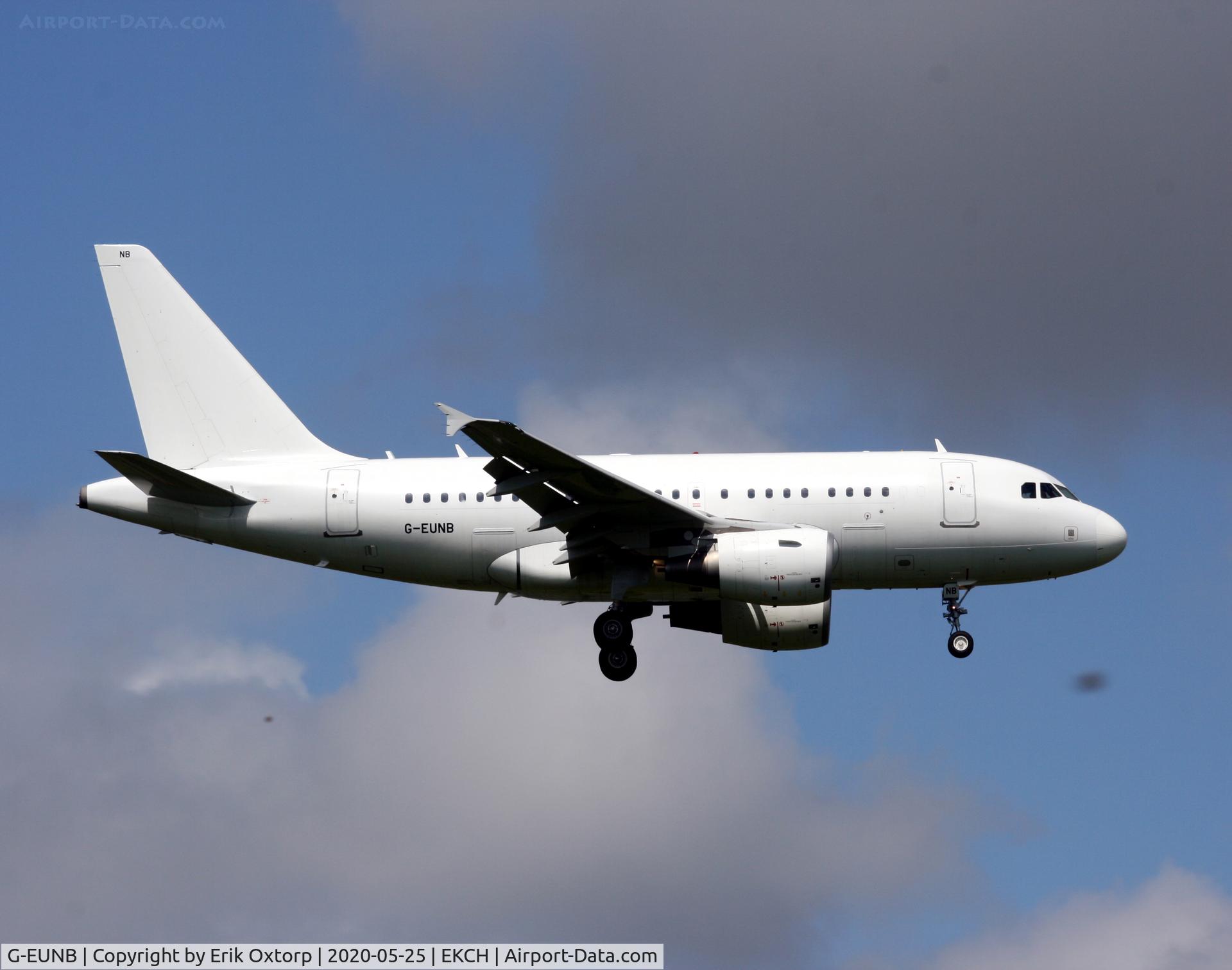 G-EUNB, 2009 Airbus A318-112 C/N 4039, G-EUNB landing rw 04L